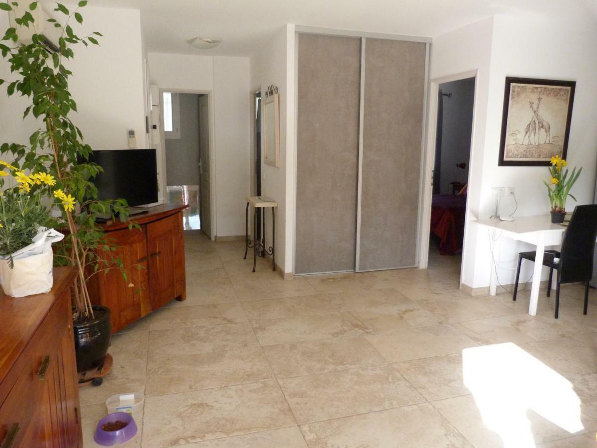 Les Cigales Apartment Alleins Luaran gambar